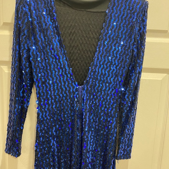 Jarrod’s sapphire blue sequin formal gown. Size 9/10 - Picture 10 of 12